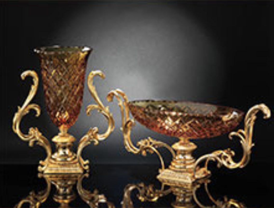 Coppe in cristallo intagliati e decorati in ottone e foglia oro